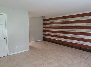 105 Dover Dr APT 3, Des Plaines, IL 60018