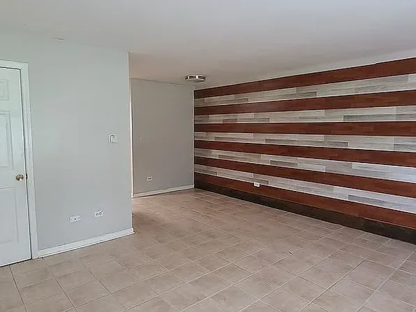 105 Dover Dr APT 3, Des Plaines, IL 60018