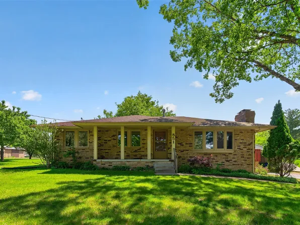 851 SE 60th St, Pleasant Hill, IA 50327