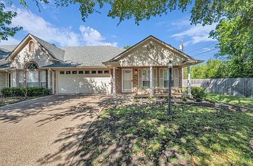 300 Pecan Village Cir #300 Photo 1 300 Pecan Village Cir #300 Photo 1