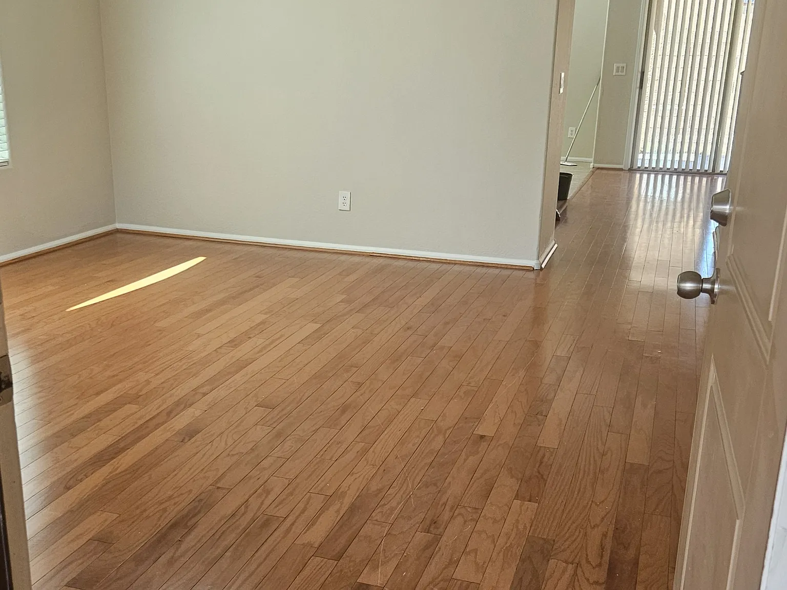 4 bed, 2.5 bath, 2050 sqft, $2,489 — Photo 1