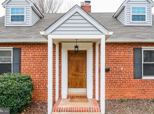 156 Hilton St, Alexandria, VA 22314