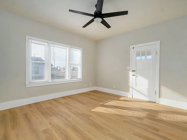 252 Commercial St #B — Photo 12
