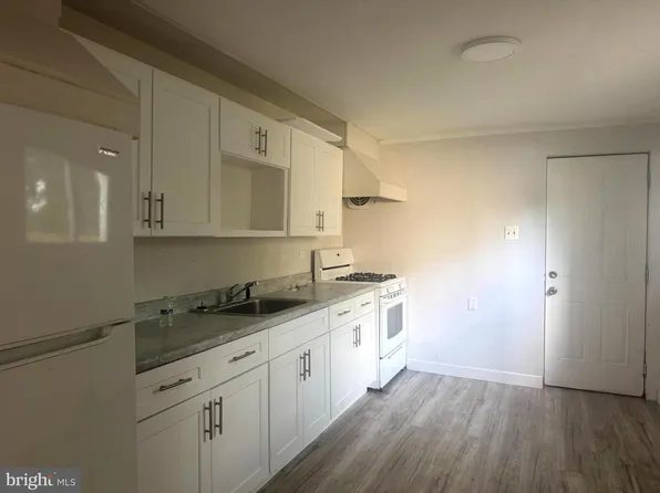 2336 S 72nd St, Philadelphia, PA 19142