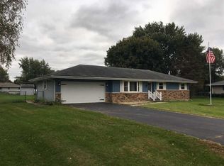 543 Poppy Dr, Machesney Park, IL 61115