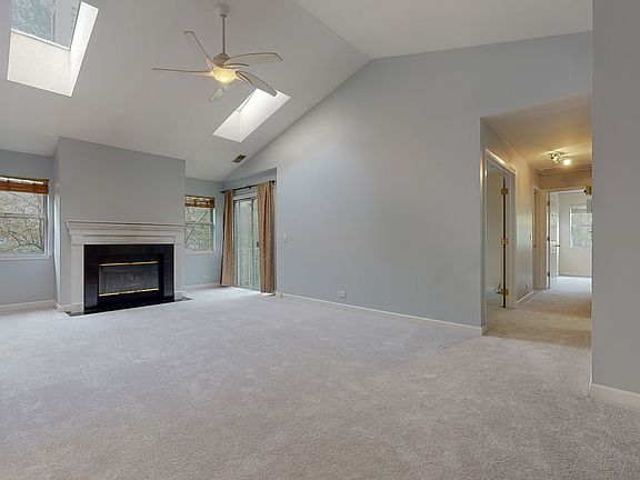 4th image of 58 Larch Ct #Z2