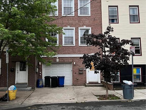 2nd image of 240 Pine St #2