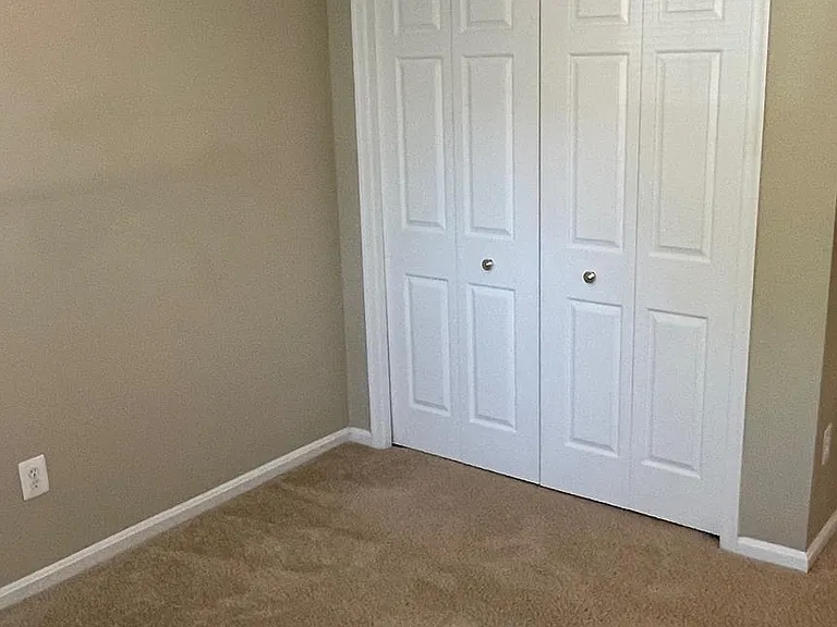 10127 Ebenshire Ct — Photo 11