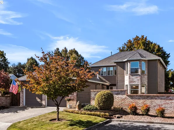 32279 SW Lake Dr, Wilsonville, OR 97070