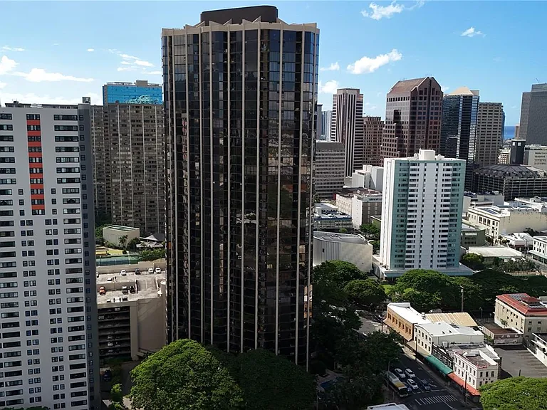 60 N Beretania St #2403-2403-2403 — Photo 10