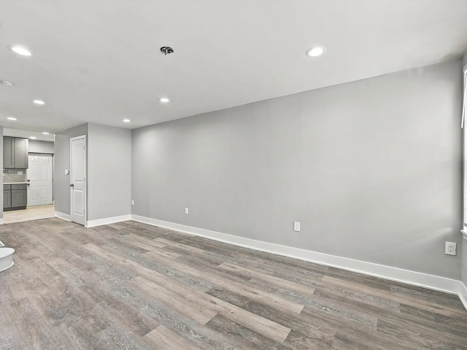 3 bed, 2.5 bath, 756 sqft, $2,500 — Photo 3