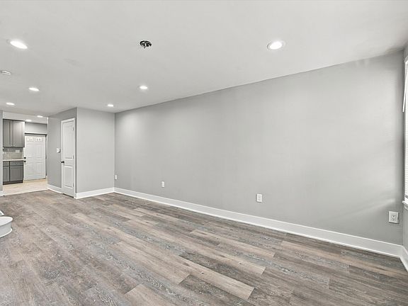 3rd image of 522 Pierce St