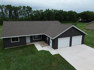 141 Washington St, Walnut Grove, MN 56180