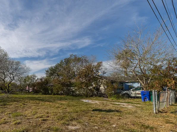 813 Francesca St, Corpus Christi, TX 78405