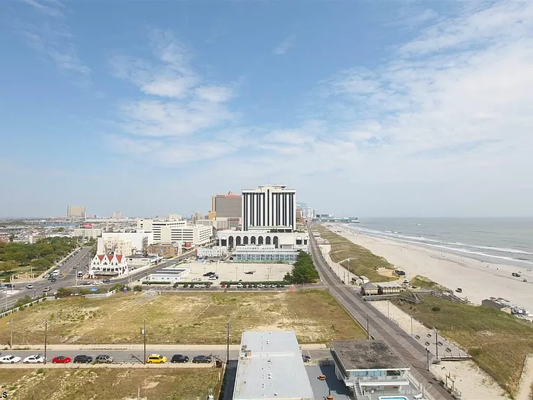 3851 Boardwalk #2511 — Photo 2