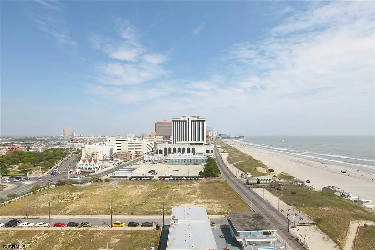 Building Photo - 3851 Boardwalk #2511