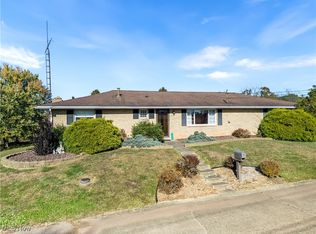 121 E Lubeck Hills Dr, Washington, WV 26181