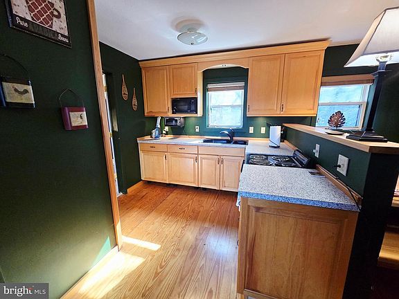 4th image of 232 Hawks Ridge Rd