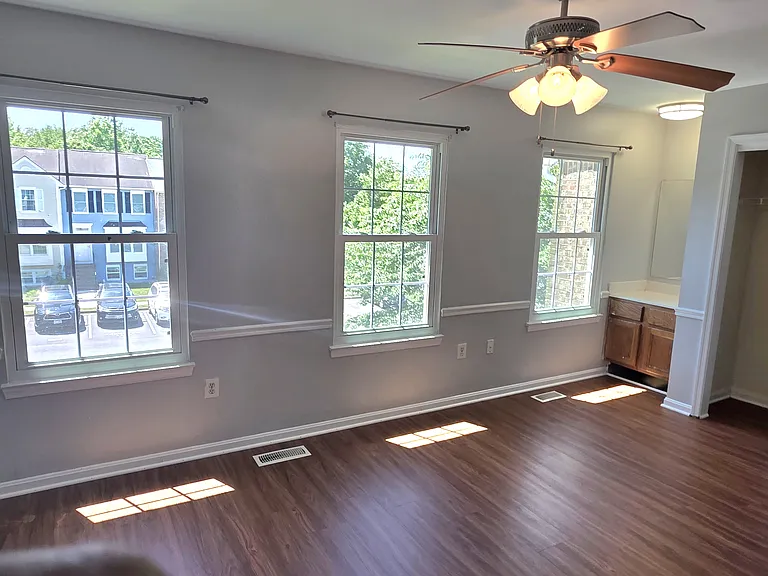 4686 Joanna Ct — Photo 27