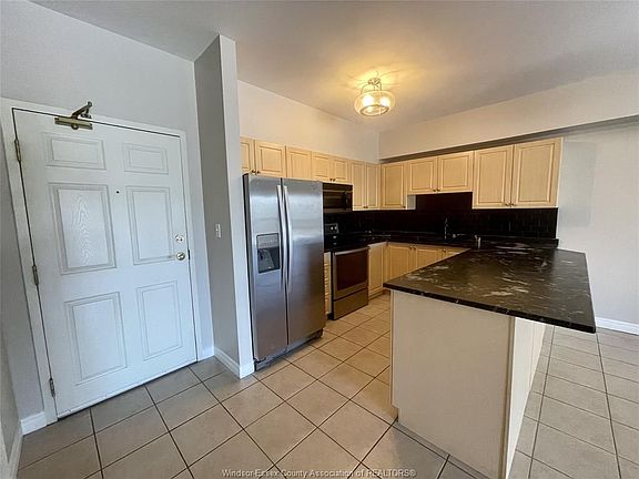 2nd image of 5995 Ellis St #213