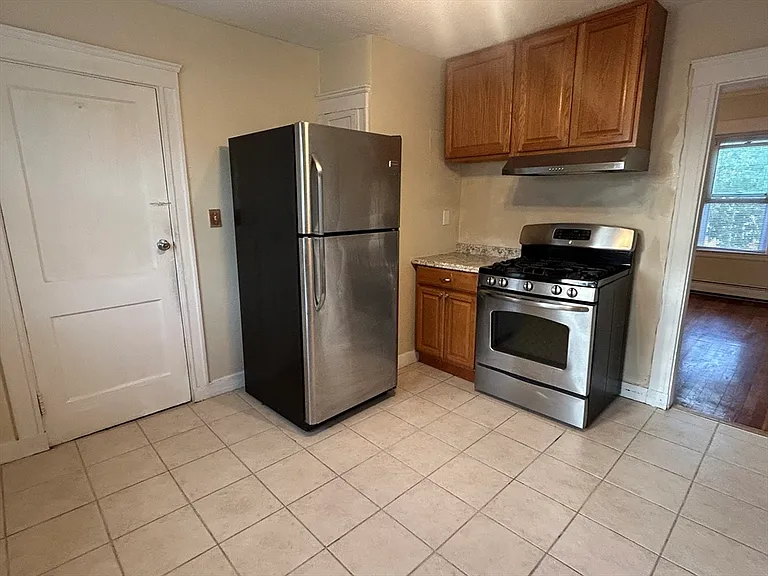 31-33 Harvard St #2 — Photo 2