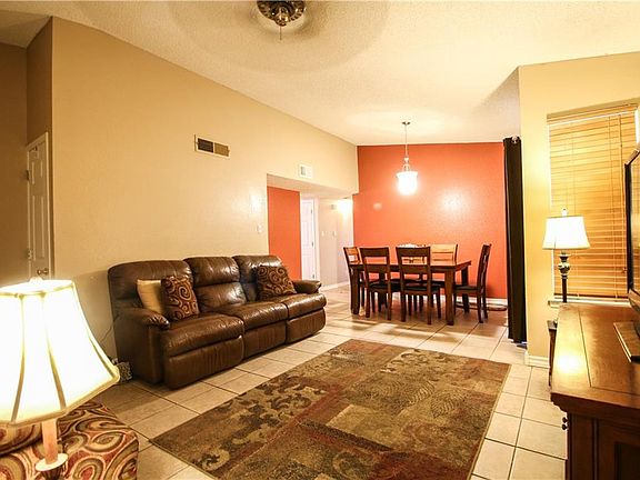 3rd image of 10955 Stonebridge Dr