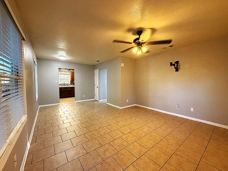 515 Blake St — Photo 6