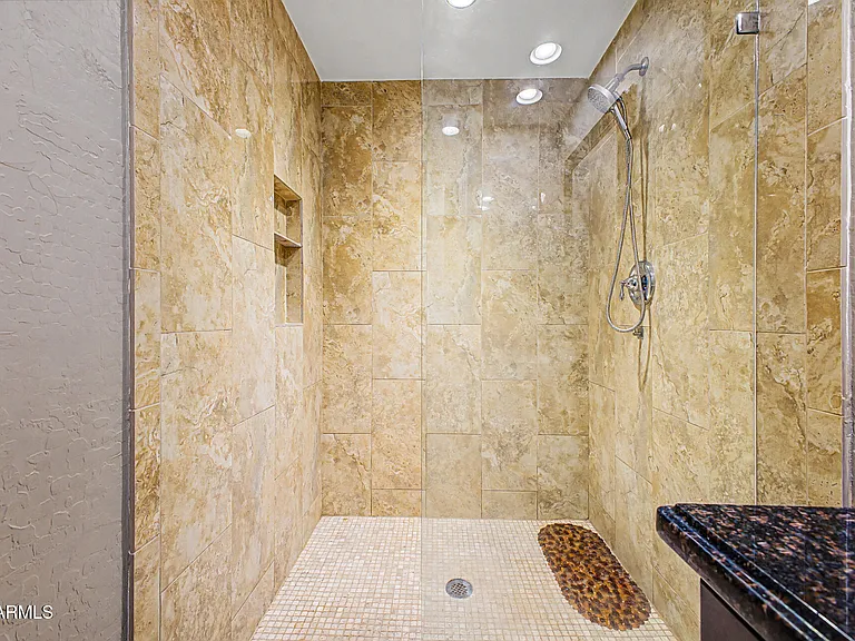 1340 E Donner Dr — Photo 16