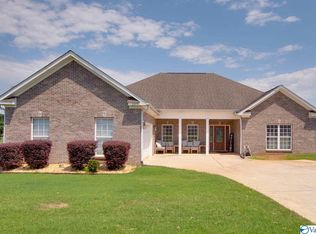 109 Meadowridge Dr, Hazel Green, AL 35750