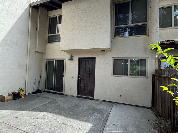 Fenced private front yard