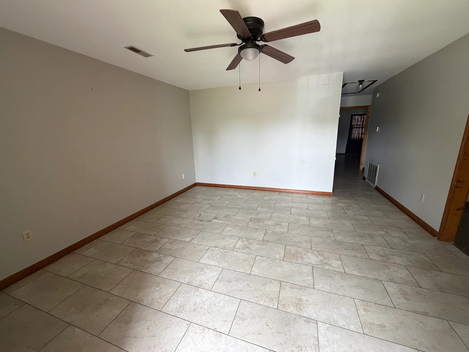 2 bed, $800 — Photo 1