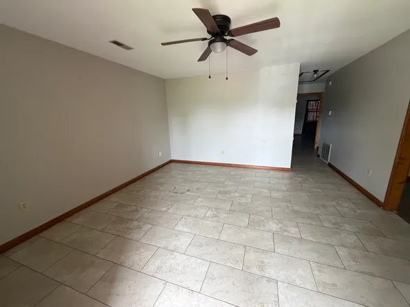 129 W Oakshire St APT B, Osceola, AR 72370