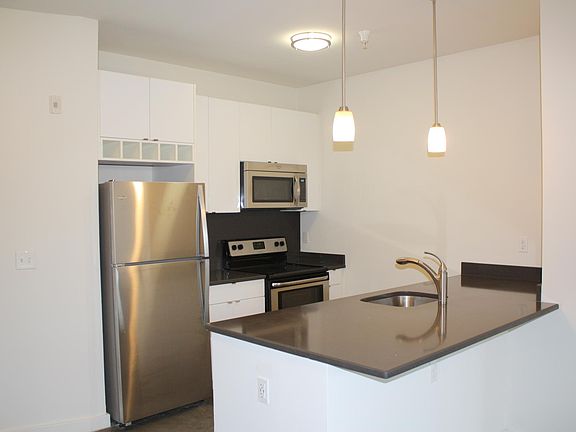 3rd image of 234 Suydam Ave APT 215
