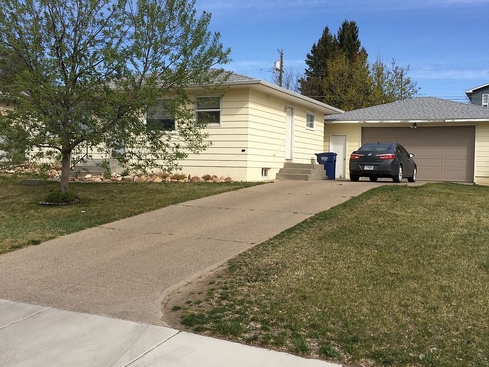 1st image of 501 27th Ave NE