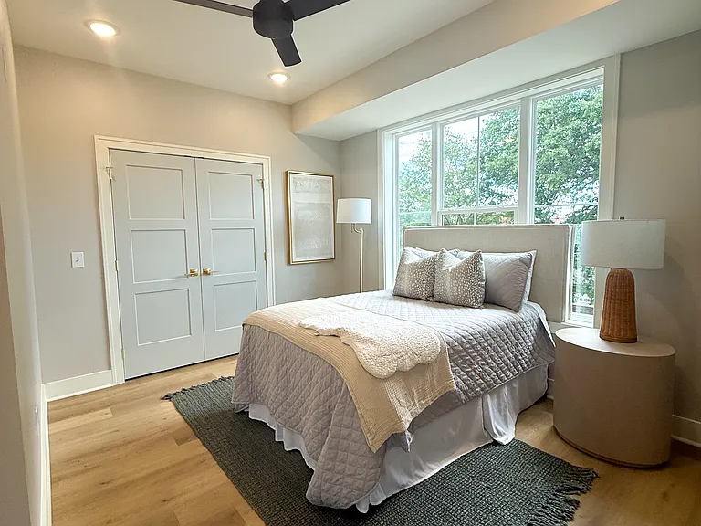 512 Mobile St — Photo 44