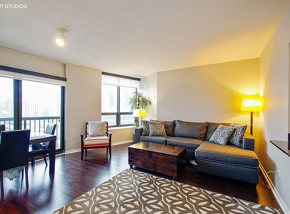 2nd image of 400 N La Salle Dr APT 1612