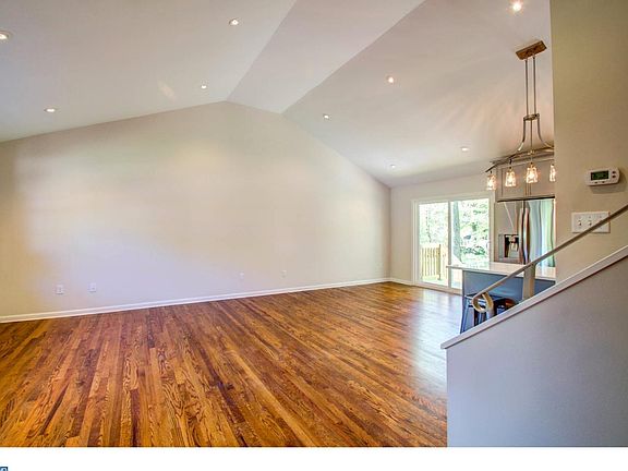 3rd image of 2118 Swinnen Dr