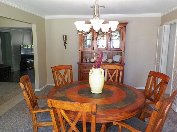 5th image of 1021 Loch Lomond Dr