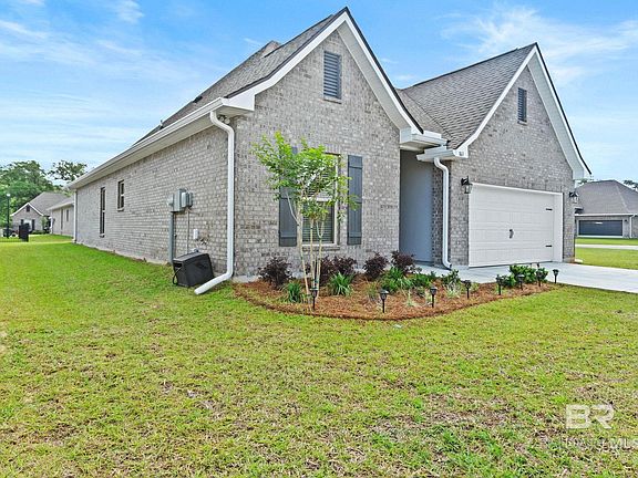3rd image of 863 Sumter Loop