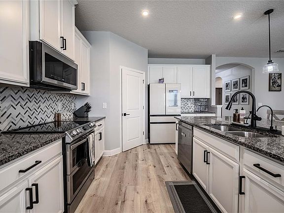 3rd image of 4316 SILVER CREEK STREET