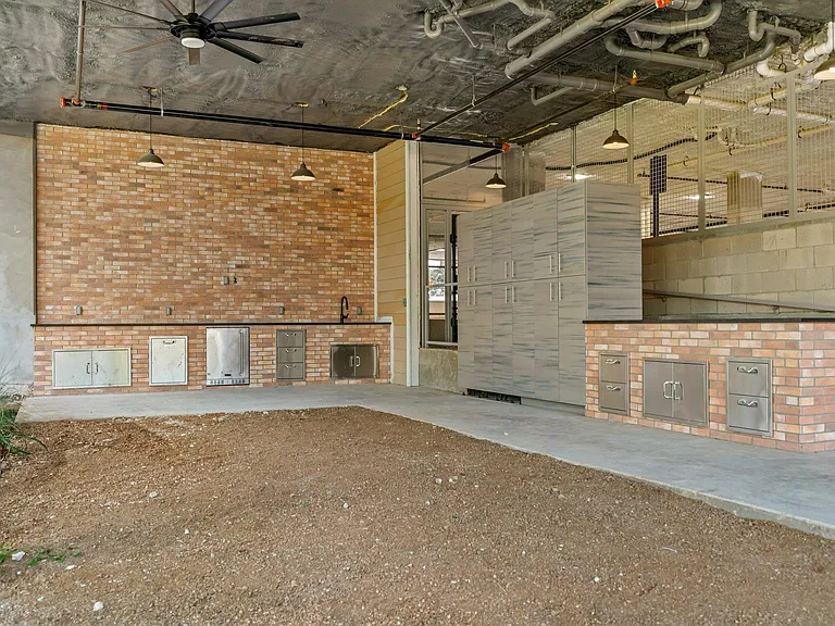 100 W Mockingbird Ln #305 — Photo 23