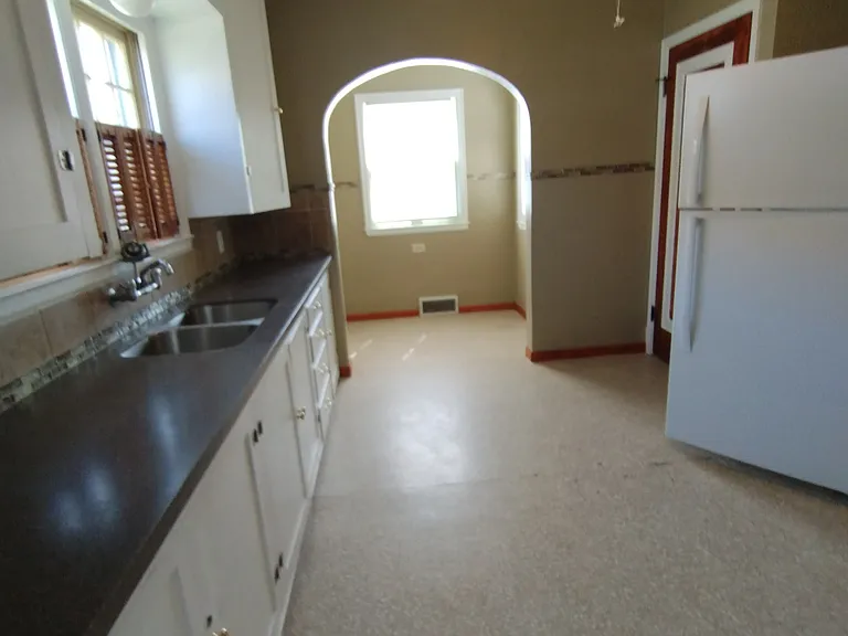 2116 S Clinton St — Photo 13