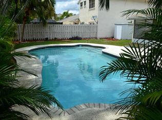 721 Pine Ridge Ter, Davie, FL 33325