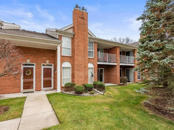 52224 Heatherstone Ave, Macomb, MI 48042