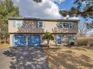 7 Rondack Rd, Middletown, NY 10941