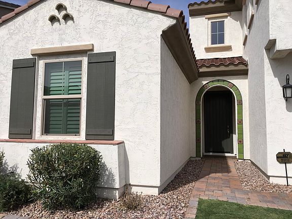 2nd image of 962 W Zion Way