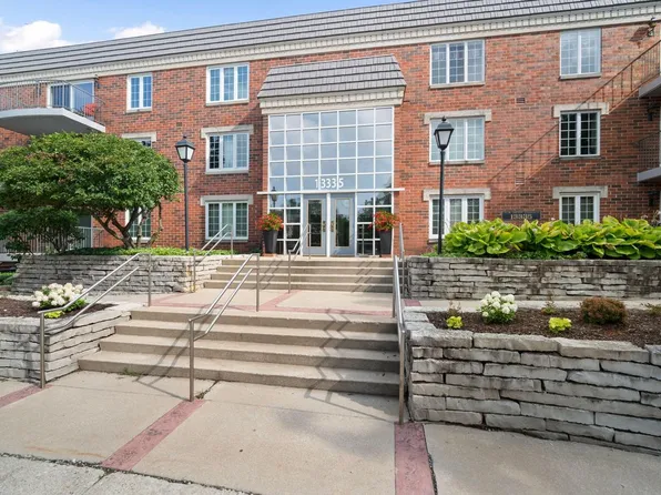 13335 Watertown Plank ROAD #115, Elm Grove, WI 53122
