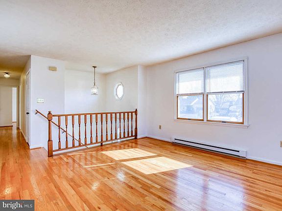 5th image of 105 Warbler Dr