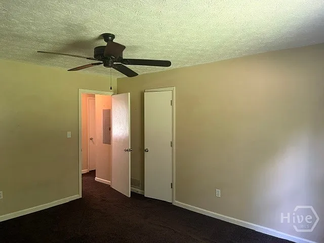 70 Caroline Ave — Photo 5