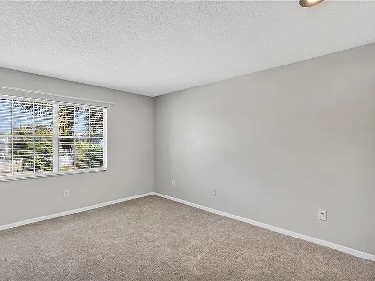 120 Sands Point Dr — Photo 24